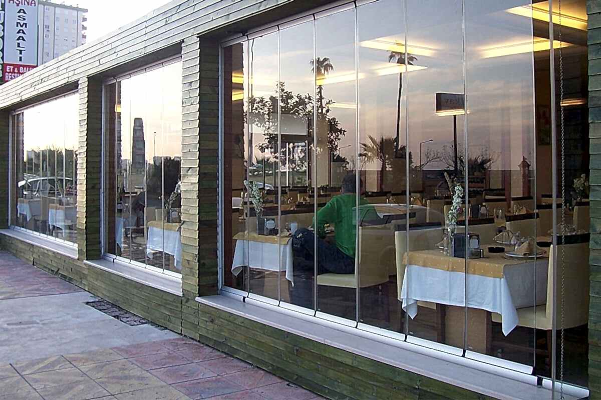 Zara Cam Balkon